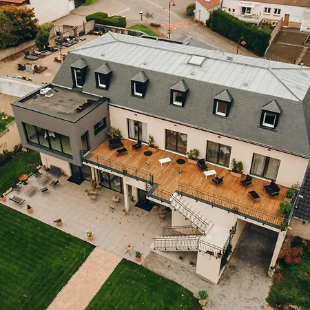 Castel Pensión Féy