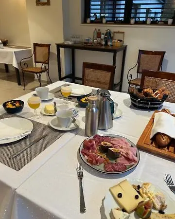 Casa de hóspedes Castel 3*